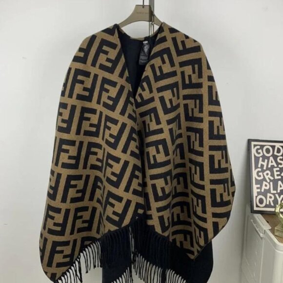 Fendi Classic FF Monogram Double-Sided Poncho - Picture 1 of 9